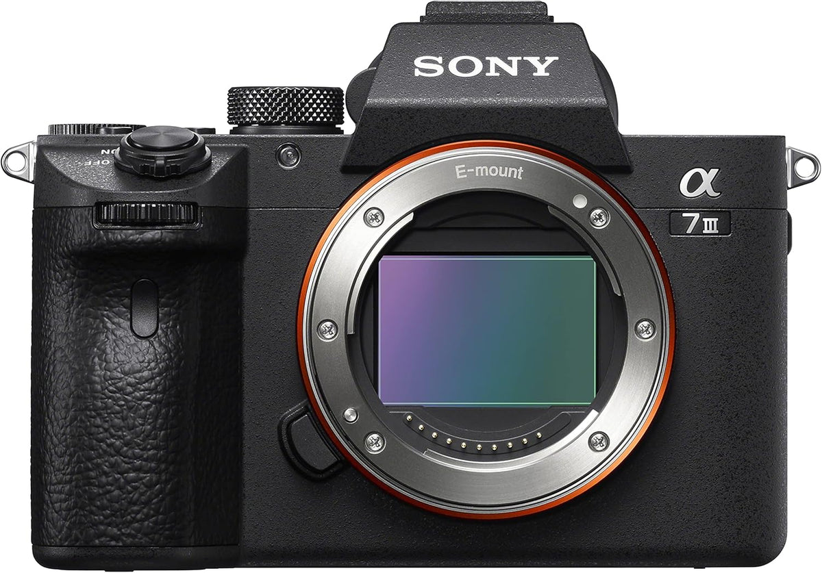 Sony Alpha 7 III Spiegellose Vollformat Kamera - 24,2 MP CMOS Sensor mit Sony Alpha Anschluss - Schneller Autofokus in 0,02 Sekunden - Optische 5 Achsen Bildstabilisierung